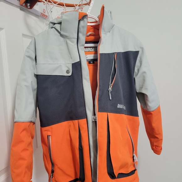 Winter snow jacket - Picture 4 of 4